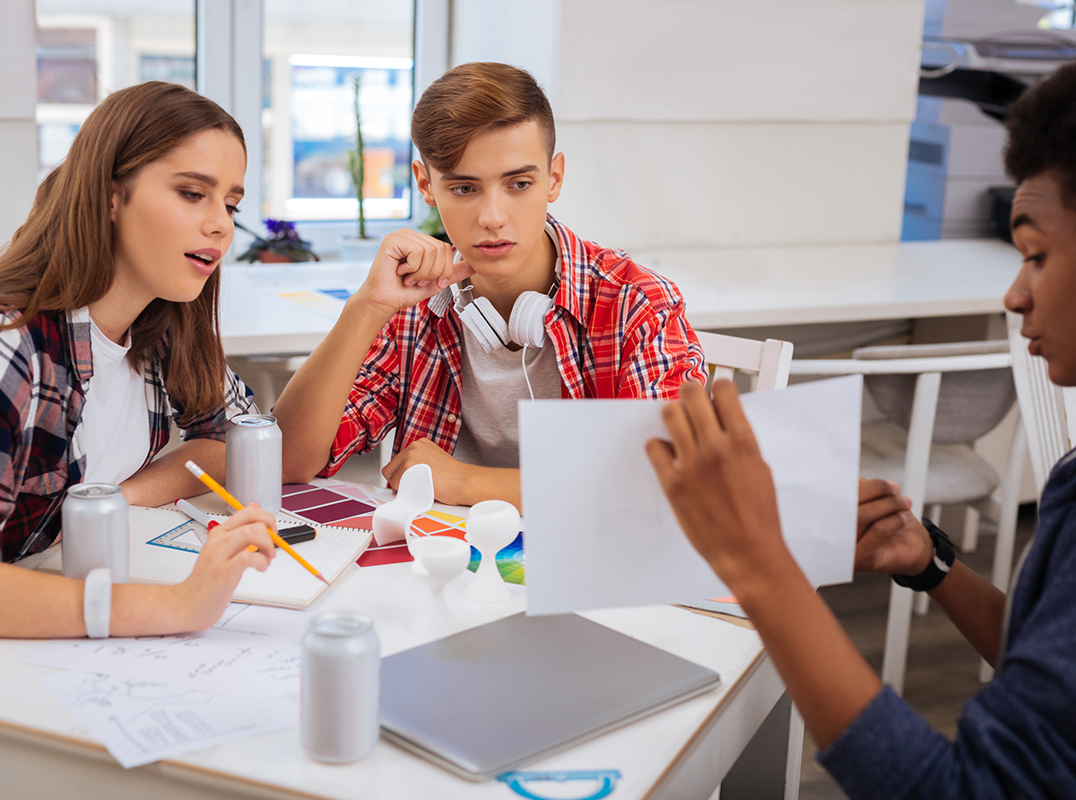 •	«Кәсіптік бағдар беру қызметіндегі педагогтің заманауи бағыттары мен даму стратегиясы»;